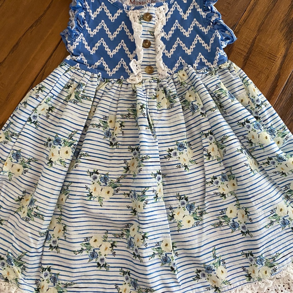 Dress - Picture 3 of 7